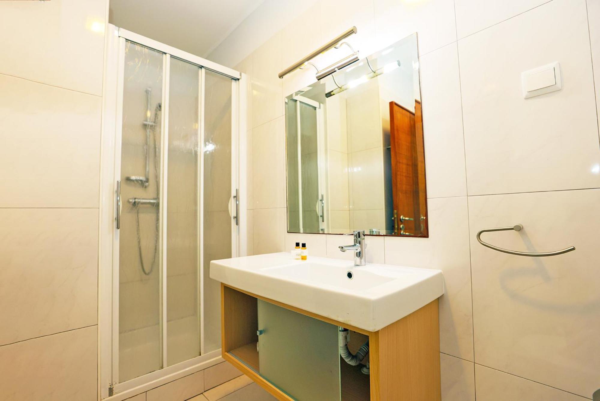 A01 - Marina Mirror Harbour Apartment Lagos