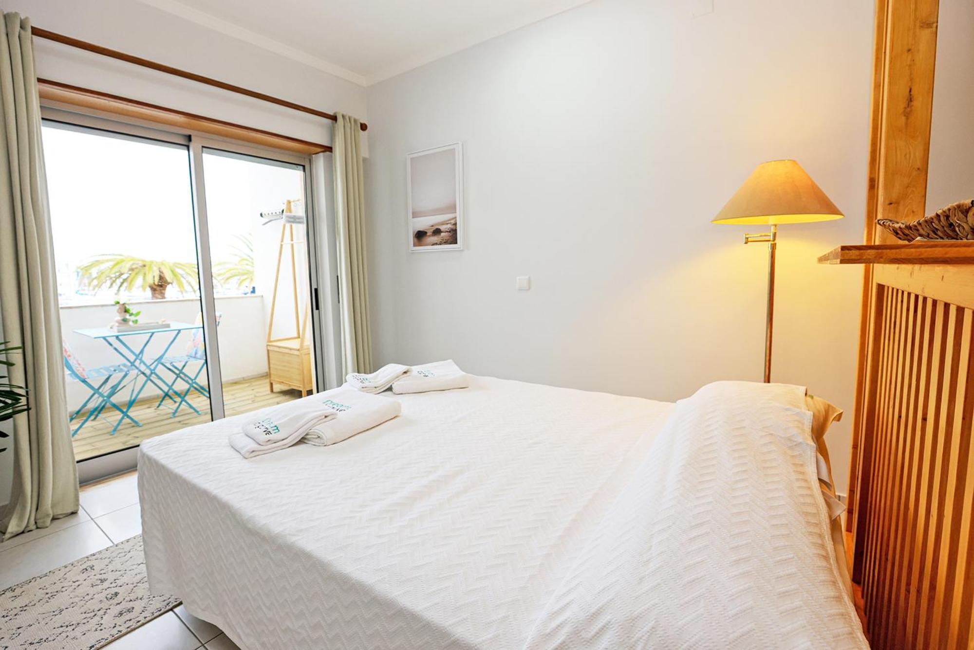 A01 - Marina Mirror Harbour Apartment Lagos
